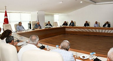 İzmir Karabağlar'ın planları muhtarlarla değerlendirildi