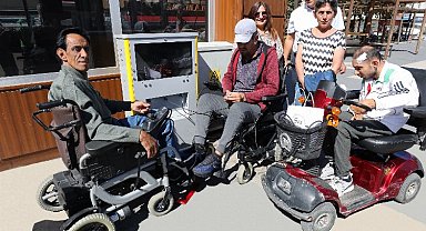 İzmir Narlıdere'de engelli şarj istasyonu kuruldu