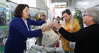 İzmit Belediyesi'nin proje stantlarına yoğun ilgi