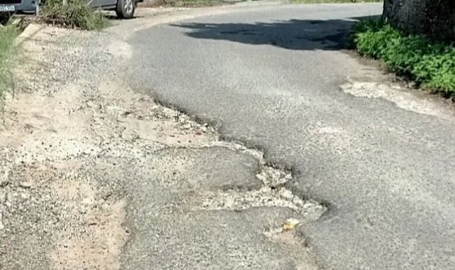 Rize Pazar'da Aktepe Grup Yolu köstebek yuvası gibi!