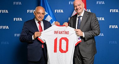 TFF Başkanı Mehmet Büyükekşi FIFA Başkanı Gianni Infantino ile buluştu