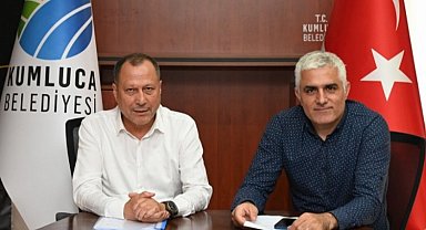 Antalya Kumluca Belediyesi'nde işçilerin grevi devam ediyor