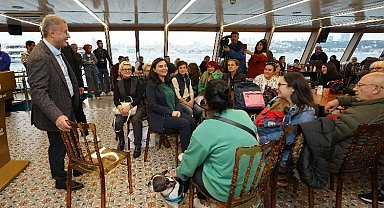 İstanbul Üsküdar'da minik dostlara Boğaz turu