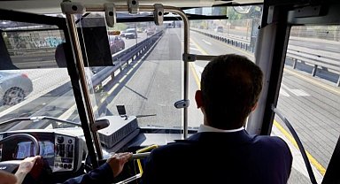 İstanbul'da metrobüs hattında 'beyaz yol' deneyimi