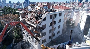 İstanbul'da riski binalar yıkılıyor