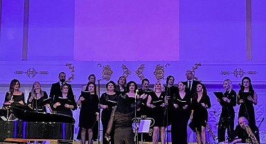 'İyilik Korosu' bu kez eğitim için sahnede