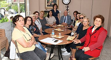İzmir Karabağlar'da Başkan Selvitopu vatandaşları dinledi