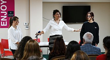 İzmir Karabağlar'da gençlerle keyifli söyleşi