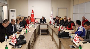 AFAD deprem bölgesine 10 bin battaniye, 500 çadır gönderdi