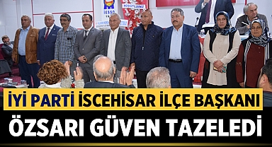 İYİ Partide Necmi Özsarı, güven tazeleyerek yeniden ilçe başkanı seçildi