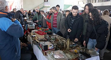 Antika pazarına vatandaşlar akın ediyor