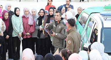 Mersin'de HAYDİ ekipleri hayvan sevgisi aşılıyor