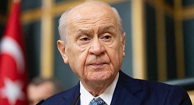 Bahçeli: Kafa, Kenan Evren kafası!