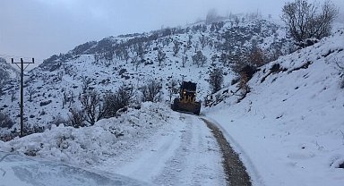 Batman Sason'da kardan kapanan köy yolları açılıyor