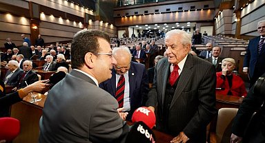 Duayen siyasetçilerden İmamoğlu'na destek ziyareti