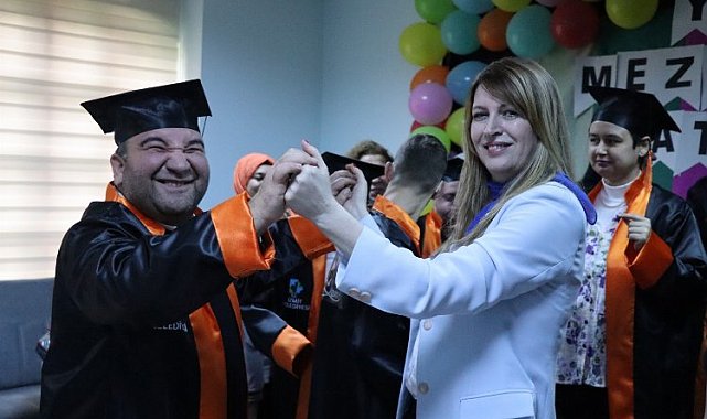 İzmit YADEV'de mezuniyet sevinci