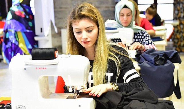 Kadınlar işsizlikten Altın İğne ile kurtuluyor