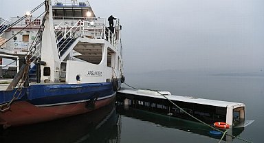 Malatya'da akılalmaz kaza! Yolcu otobüsü baraja düştü!