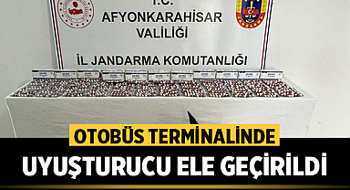 Afyonkarahisar şehirlerarası otobüs terminalinde uyuşturucu ele geçirildi