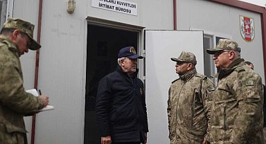 Bakan Akar, son deprem ardından yeniden Hatay'da