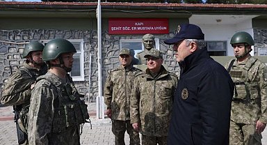 Bakan Akar'dan sınır iddialarına sert tepki!