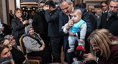 Bakan Özer'den afetzedelere Etlik Şehir Hastanesi'nde ziyaret