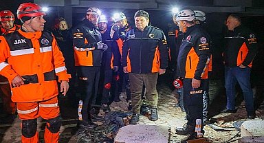 Başkan Erhan Kılıç ve arama kurtarma ekibi Osmaniye'de 