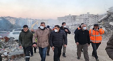 Başkan Sezer Hatay'da Depremzedelerin Taleplerini Dinledi