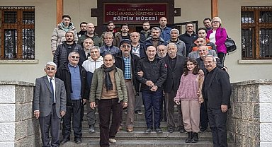 Başkan Soyer Osmaniye'de yıkılmayan köy enstitüsünü örnek gösterdi