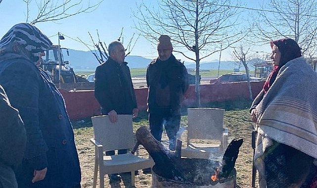 Beydağ Belediye Başkanı Feridun Yılmazlar, Nurdağı ve Kahramanmaraş'a giderek oradaki vatandaşlar ile bir araya geldi