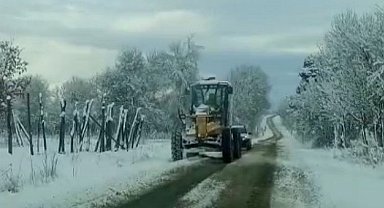 Bilecik'te köy yollarında kar mesaisi