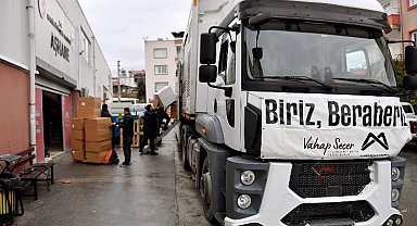 Deprem bölgesine su, battaniye ve kumanya desteği