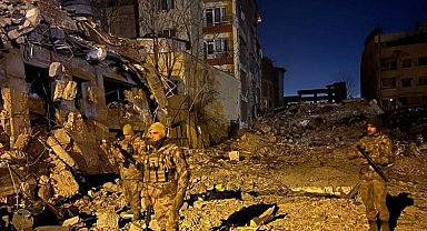 Ekipler gece-gündüz devriyedeler
