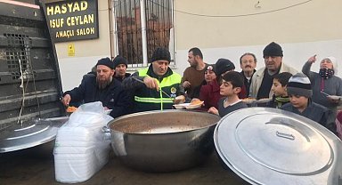 Gölcük'ten deprem bölgelerine 41 tır yardım