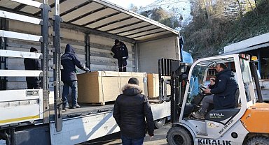 Hatay'daki 'Çadır Kent' için Rize'den tırlar yola çıktı