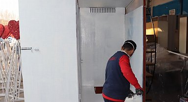 İzmit deprem bölgesine portatif tuvalet üretiyor