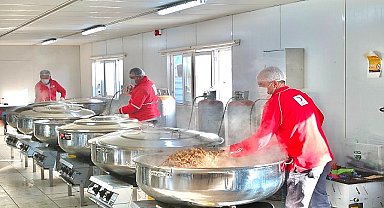 Kızılay Gönüllü Şefler Milyonlarca Kap Yemek Yaptı