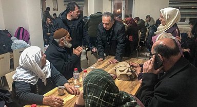 Mustafa Yalçın mekik dokuyor