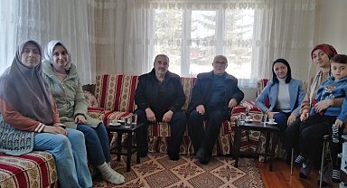 Pazaryeri'ne yerleşen depremzedelere Başkan Tekin'den ziyaret