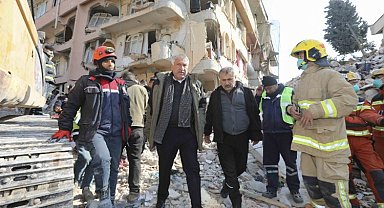 Zeydan Karalar, Hatay Depreminin Ardından Yardım Çalışmalarını Koordine Ediyor