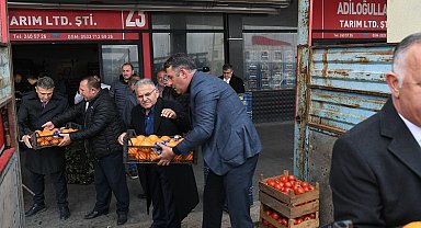 Adıyaman'a 2 yardım kamyonu