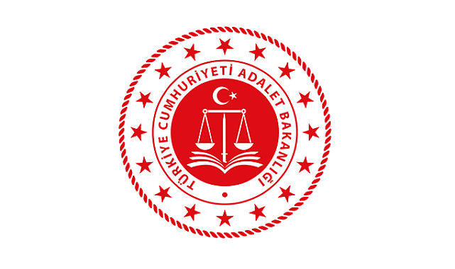 Bakan Bozdağ'dan Eskişehir'deki okul müdürüne başörtüsü tepkisi