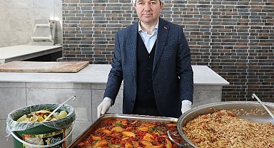 Bergama Aşevi'nden her gün 800 sıcak yemek