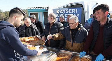 Deprem bölgesinde iftar Kayseri Büyükşehir'den