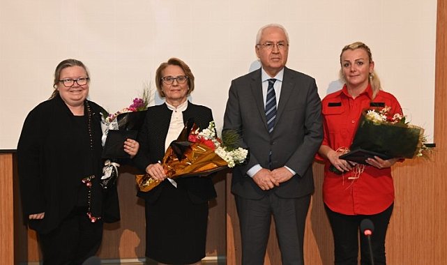 Depremde kadın olmanın zorluğu Karabağlar'da anlatıldı