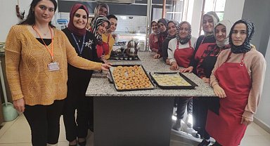 Depremzedeler için Berat Kandili simidi