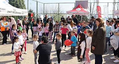 İzmit'te 'Çocuklar Gülsün' etkinliği eğlendirdi