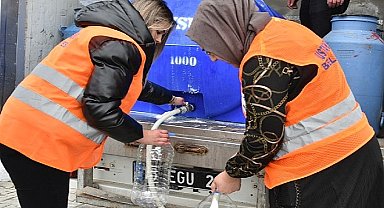 Mustafakemalpaşa'lı Süt Üreticilerinden Depremzedelere Anlamlı Destek