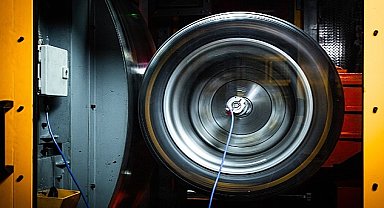 Pirelli Yüksek Hız Test Makinesi ile 500 Km/saate ulaşan hız testleri yürütmeye başladı