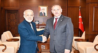 Prof. Dr. Mehmet Tahir Güllüoğlu, Rektörlük Görevini Devraldı